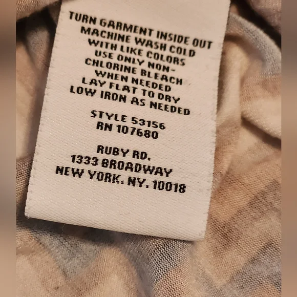 Ruby Rd large Chevron Patterned Women's Top - Picture 4 of 10